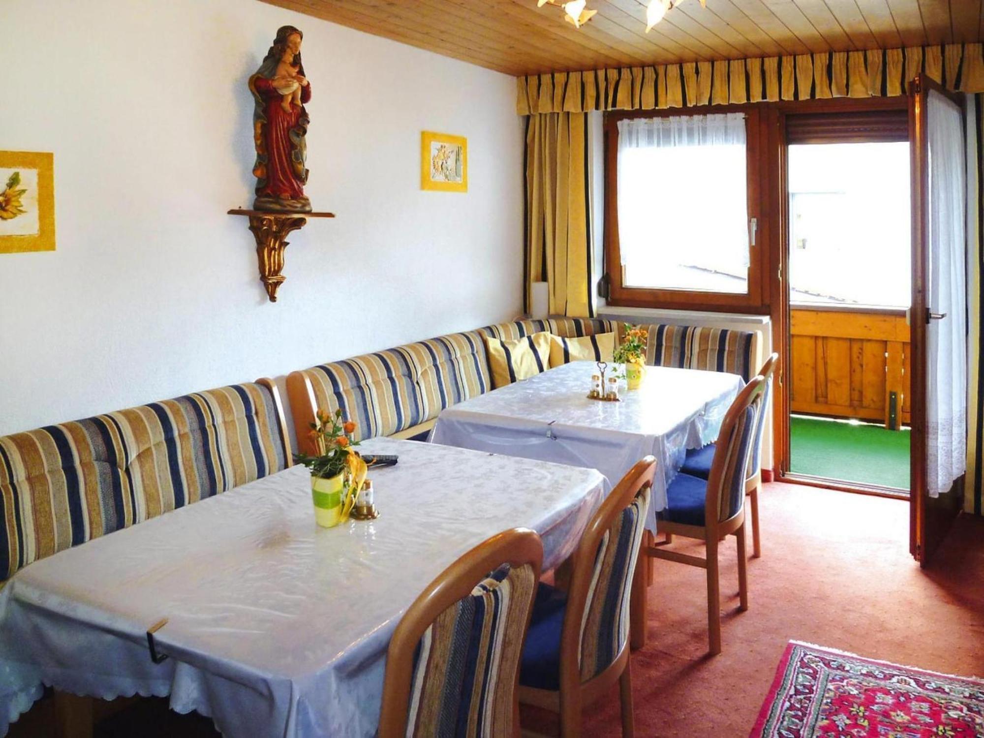 Apartment In F Gen With Parking Space Fügen Dış mekan fotoğraf