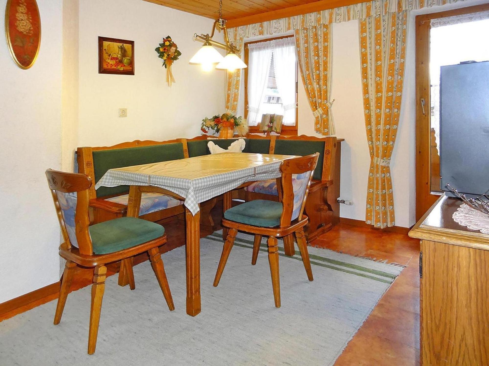 Apartment In F Gen With Parking Space Fügen Dış mekan fotoğraf