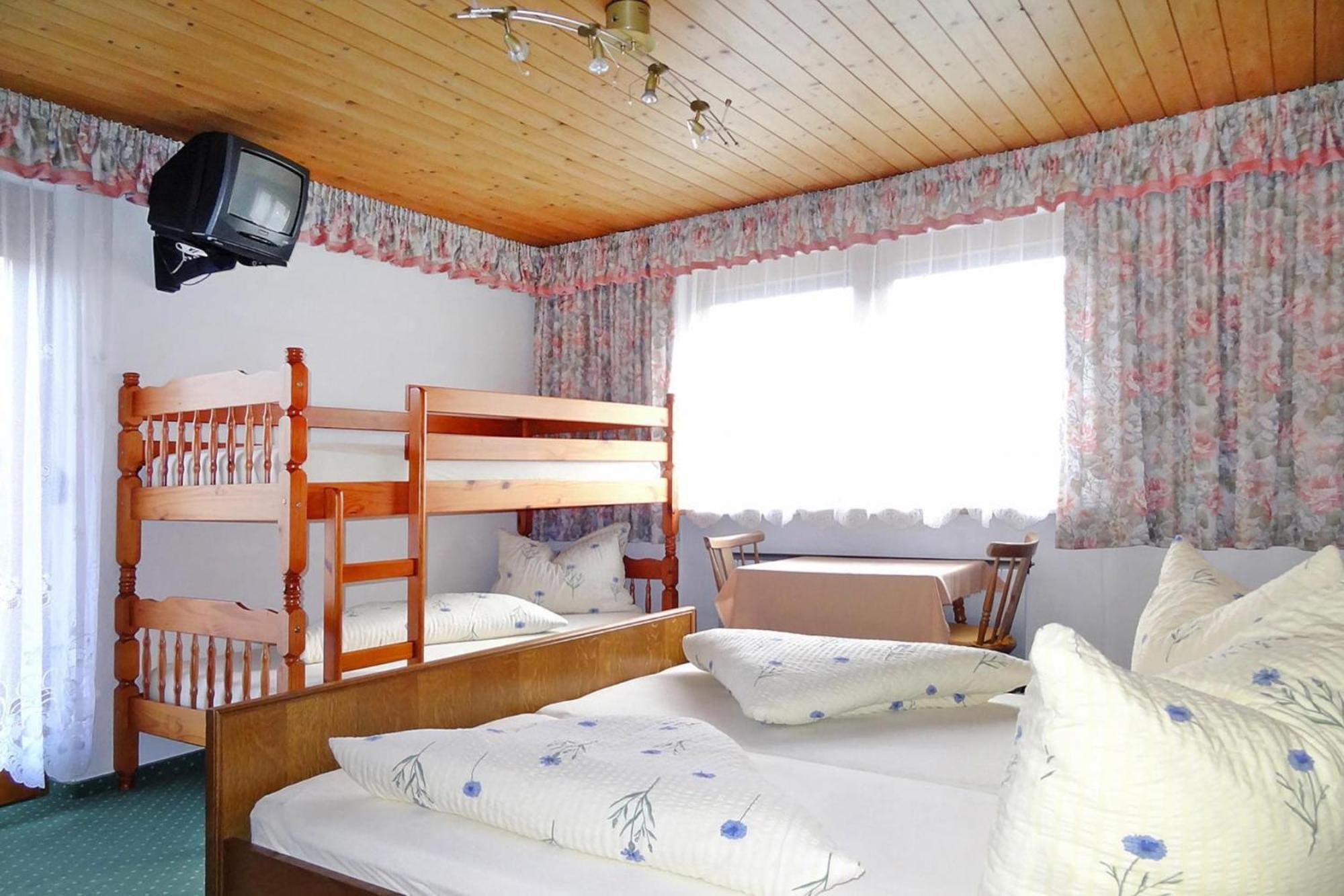 Apartment In F Gen With Parking Space Fügen Dış mekan fotoğraf